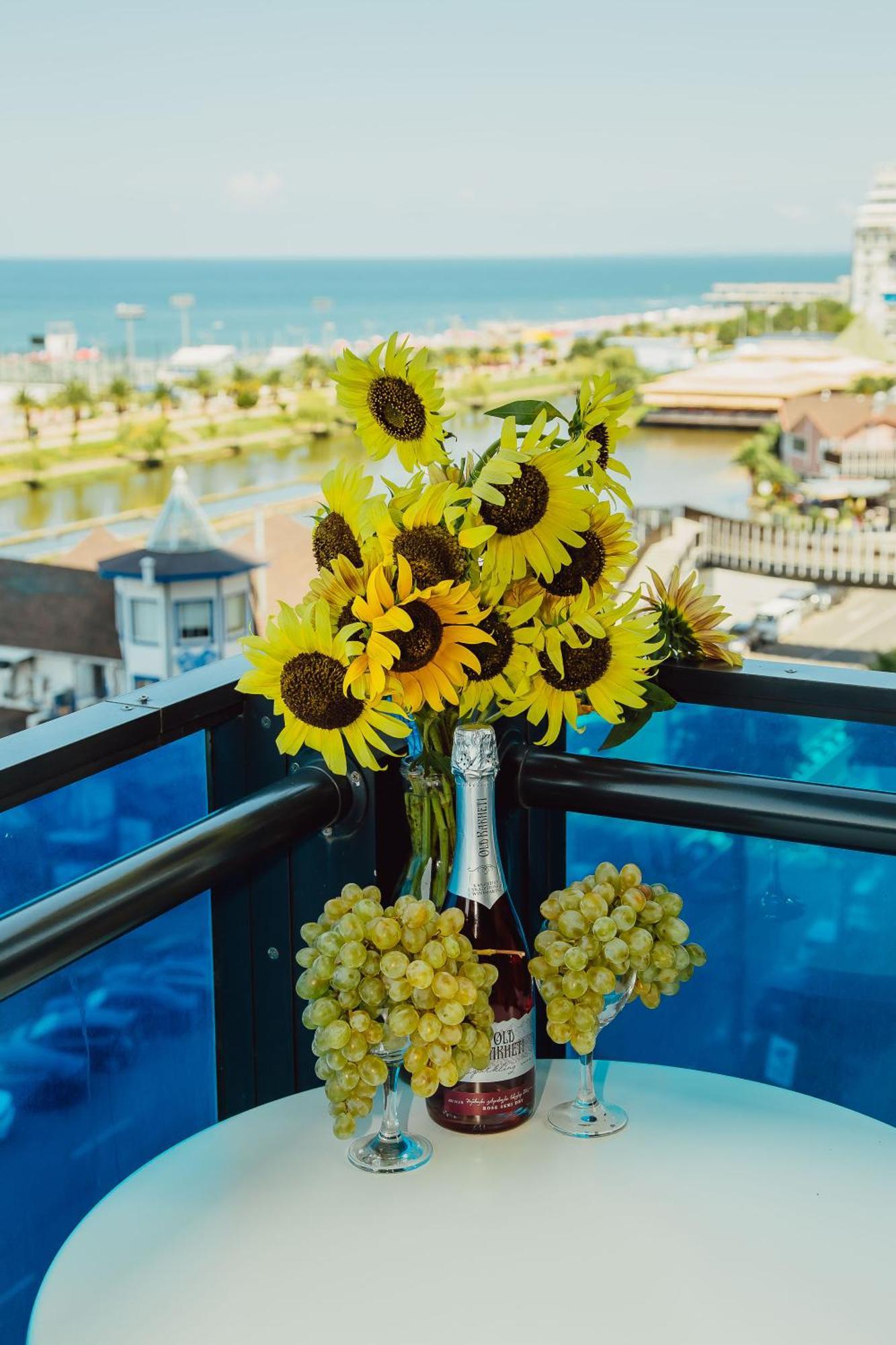 Orbi City Sea View Batumi Exterior photo